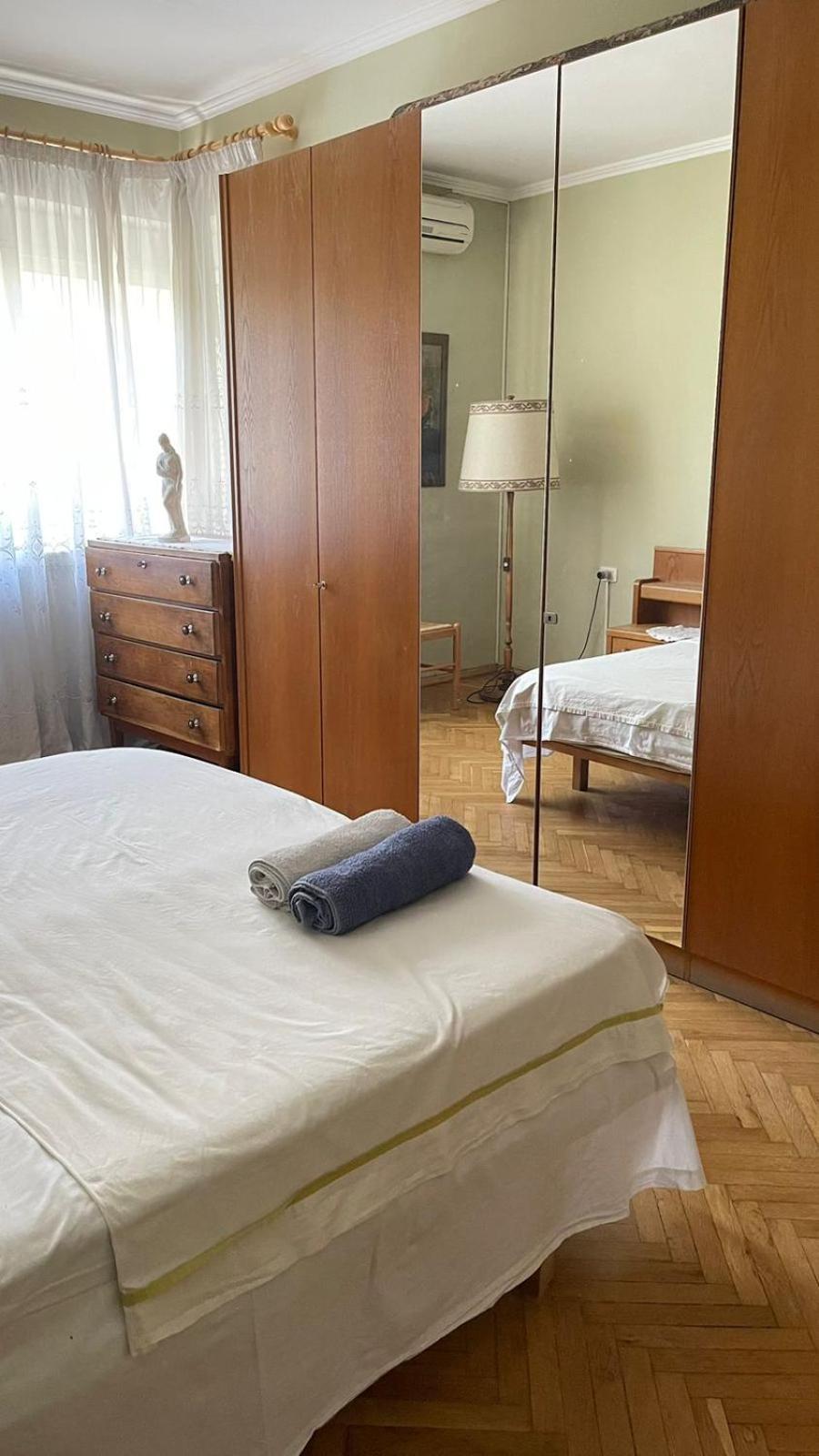 Vintage Apartment In Center 티라나 외부 사진
