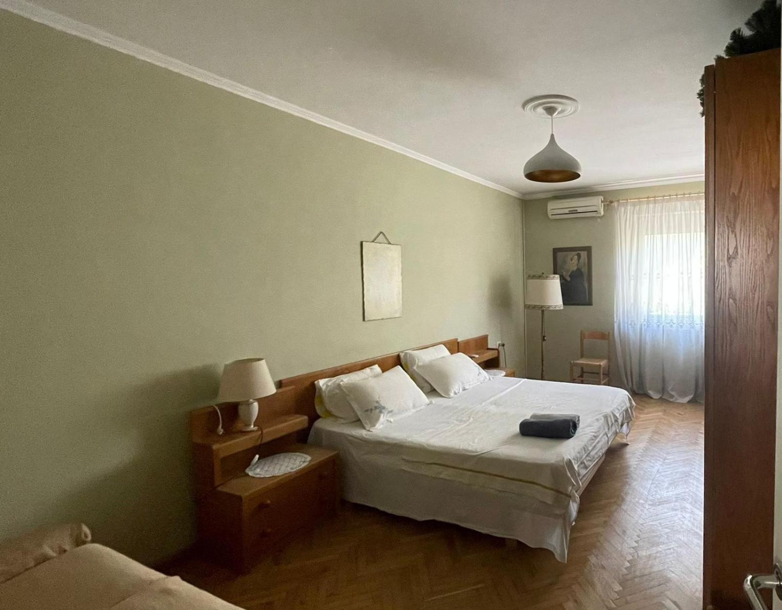 Vintage Apartment In Center 티라나 외부 사진